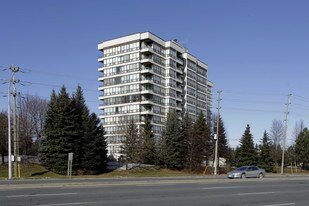 12 Laurelcrest St in Brampton, ON - Building Photo