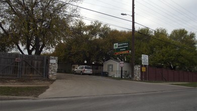 1721 Pinn Rd-Unit -043 in San Antonio, TX - Building Photo - Building Photo