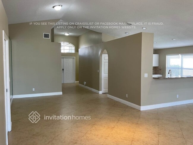 18031 SW 18th St in Miramar, FL - Building Photo - Building Photo