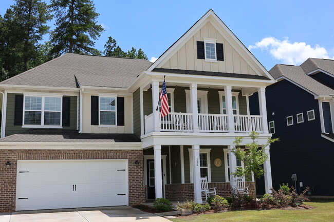 property at 136 Dogwood Grv Pl