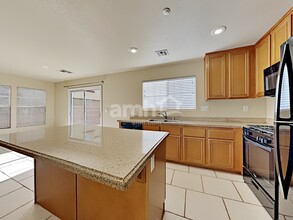 1160 Paradise Safari Dr in Henderson, NV - Building Photo - Building Photo