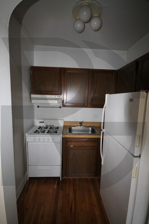 835 W Wolfram St, Unit 3 in Chicago, IL - Building Photo
