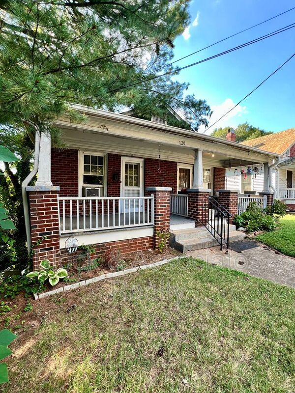 120 S Poplar St in Winston-Salem, NC - Building Photo - Building Photo