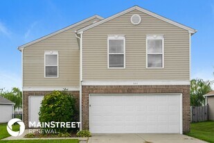 944 Shenandoah Way in Greenwood, IN - Building Photo