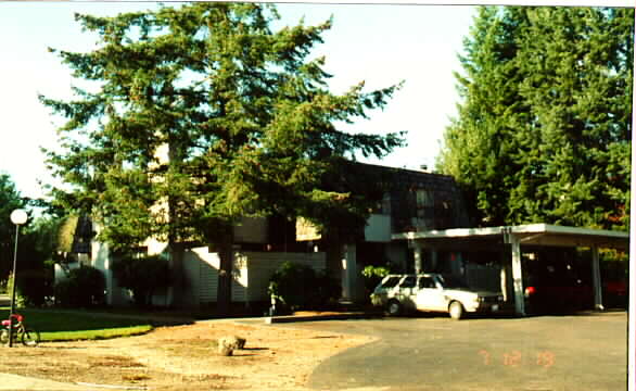 106 S 339th Cor in Federal Way, WA - Building Photo