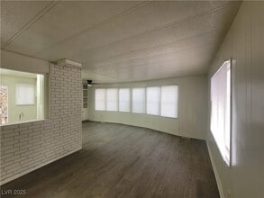 367 MacFarland Ave in Indian Springs, NV - Building Photo - Building Photo