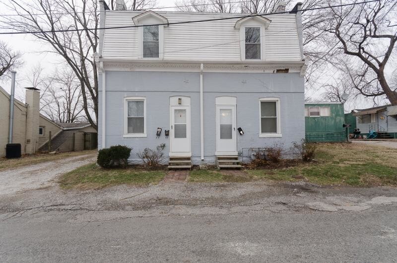 25 S 15th St in Belleville, IL - Building Photo