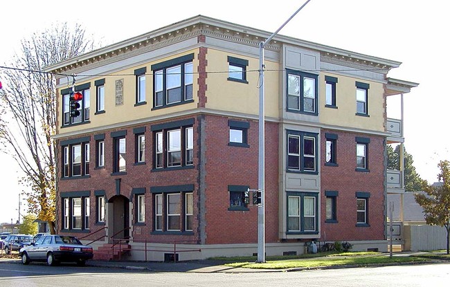 McIlvaine Apartments in Tacoma, WA - Foto de edificio - Building Photo