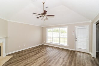 436 Bruins Trce in Memphis, TN - Foto de edificio - Building Photo