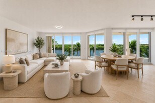 13627 Deering Bay Dr in Coral Gables, FL - Building Photo