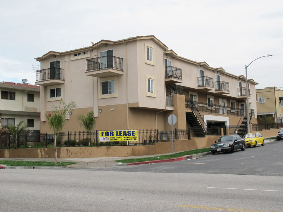 4703 Beverly Blvd in Los Angeles, CA - Foto de edificio