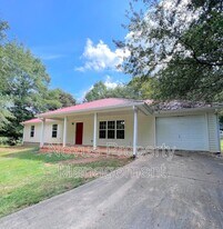 103 Old Villa Rica Rd in Temple, GA - Building Photo