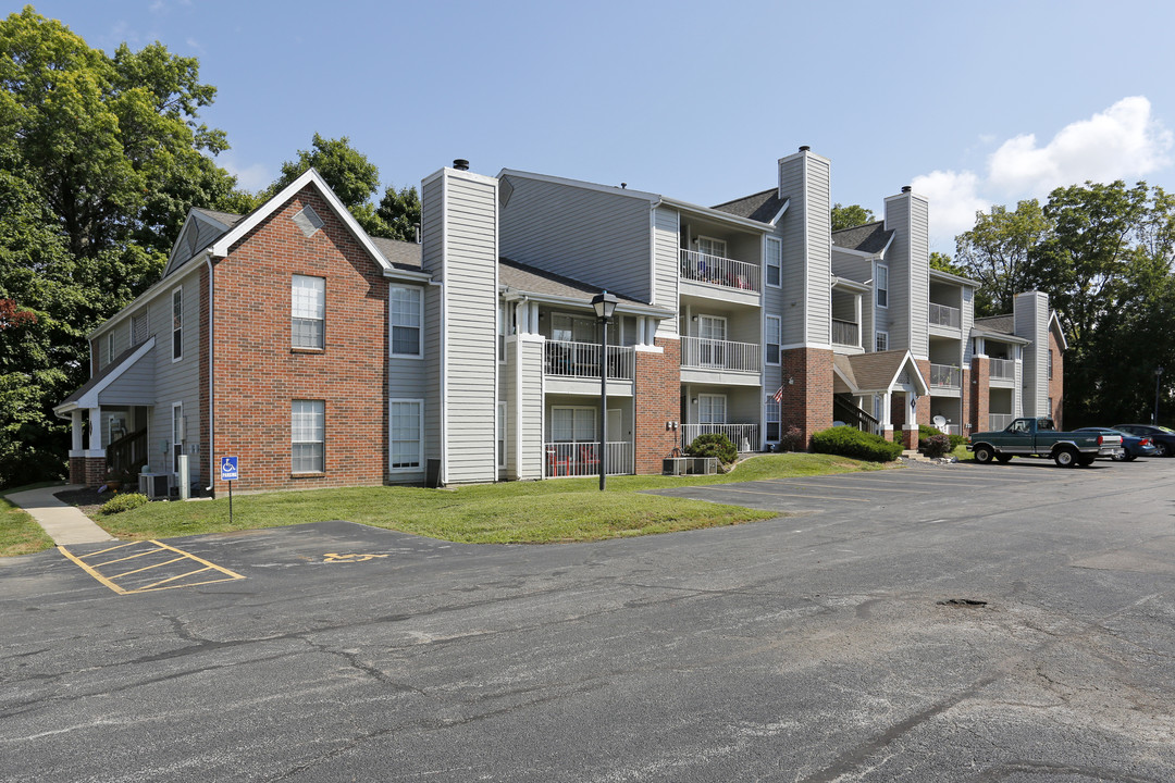 Goose Creek Apartments in Bloomington, IL - Building Photo