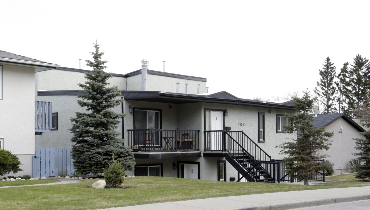 1622 28th Ave SW in Calgary, AB - Building Photo