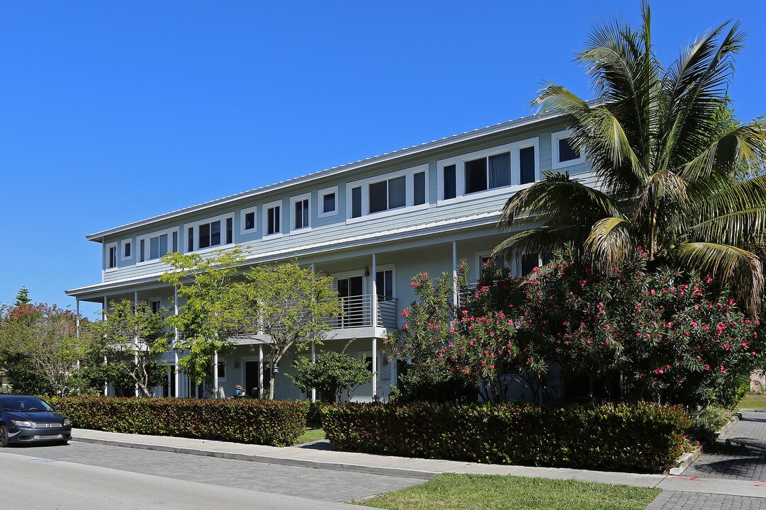 Wilton Walk Townhomes in Fort Lauderdale, FL - Building Photo