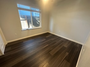374 W Main St in Turlock, CA - Building Photo - Building Photo