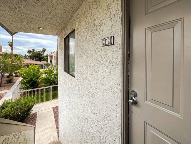 2112 Sunfish Dr in Henderson, NV - Building Photo - Building Photo