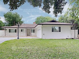 7594 Mt Vernon St in Riverside, CA - Building Photo