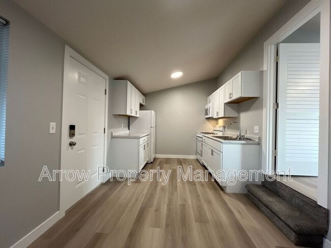 877 N 26th St in Lincoln, NE - Foto de edificio - Building Photo