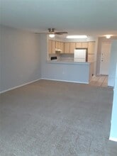 14001 Fairway Island Dr in Orlando, FL - Building Photo - Building Photo