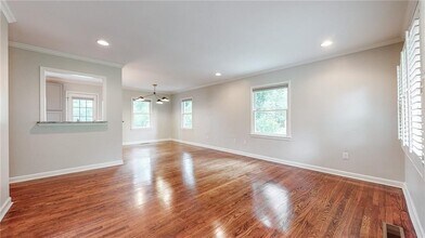 2305 Vistamont Dr in Decatur, GA - Building Photo - Building Photo