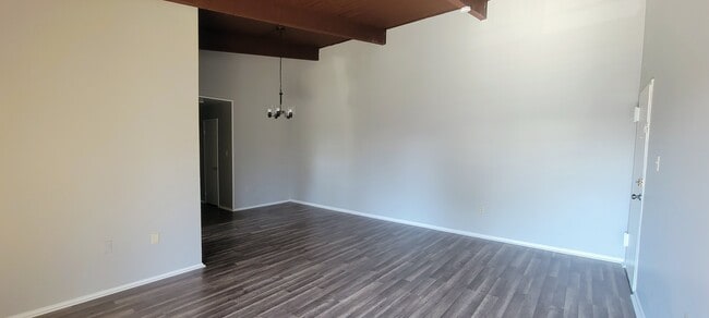 11320 Cherry Hill Rd, Unit 301 in Beltsville, MD - Foto de edificio - Building Photo