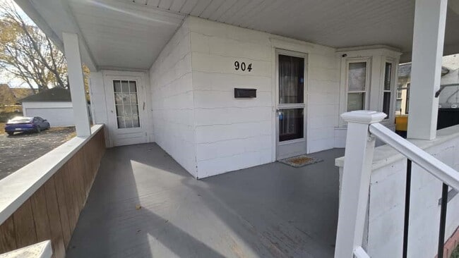 904 Broad St in Endicott, NY - Building Photo - Building Photo