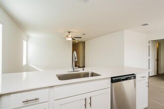 2749 Ctr Crk Ln in Fort Worth, TX - Building Photo - Building Photo