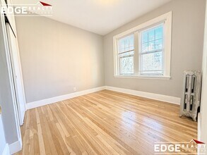 25 Mt Hood Rd, Unit 12 in Boston, MA - Foto de edificio - Building Photo