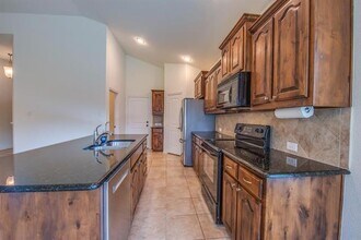 1225 Glen Ct in Weatherford, TX - Building Photo - Building Photo
