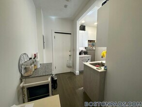 111 Park Dr in Boston, MA - Building Photo - Building Photo