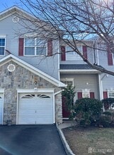 39 Rozalyn Ln in South Amboy, NJ - Building Photo - Building Photo