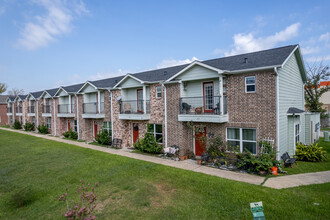 Shaver Landing in Pasadena, TX - Building Photo - Primary Photo