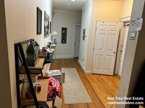 1657 Commonwealth Ave, Unit 1 in Boston, MA - Building Photo - Building Photo