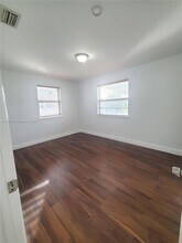 2407 Scott St in Hollywood, FL - Building Photo - Building Photo