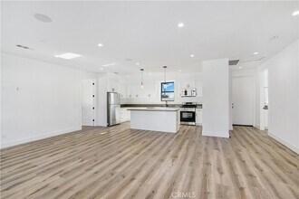 13465 Bradley Ave in Los Angeles, CA - Building Photo - Building Photo