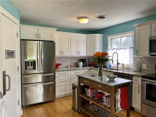 18 Broadmoor Rd in South Kingstown, RI - Building Photo - Building Photo