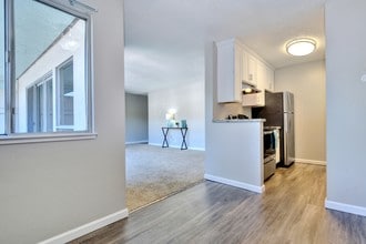 The Arbors Apartments in Walnut Creek, CA - Building Photo - Building Photo