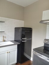 209 E Rosewood Ave-Unit -Unit 6 in San Antonio, TX - Building Photo - Building Photo