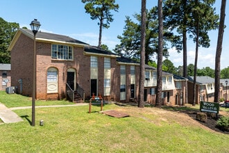 Wood Valley Apartment Homes in Macon, GA - Foto de edificio - Building Photo