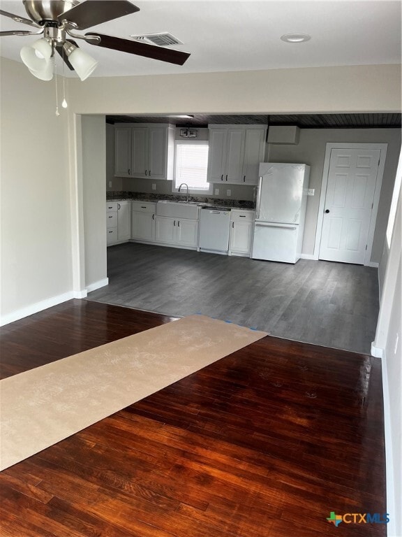 property at 702 E Stayton Ave