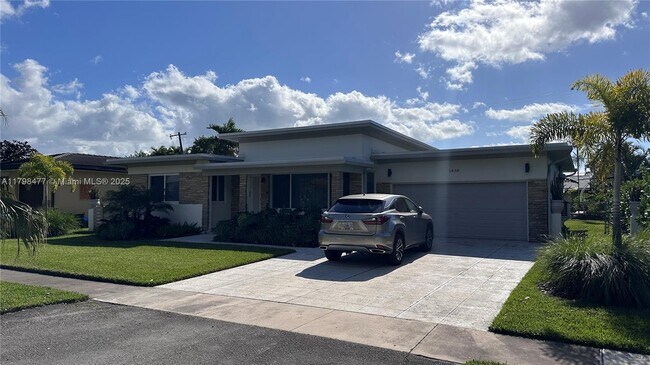 1438 NE 104th St in Miami Shores, FL - Building Photo - Building Photo