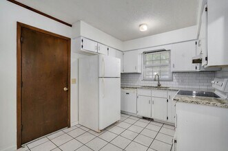 2529 W Blackburn Dr in Springfield, MO - Building Photo - Building Photo