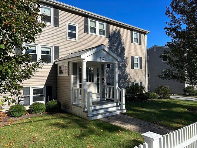 Merrimac Street Apartments in Newburyport, MA - Building Photo - Building Photo