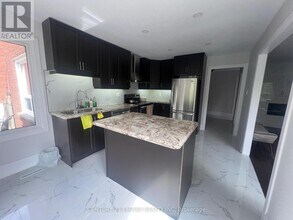42 Dundalk Crescent in Brampton, ON - Building Photo - Building Photo