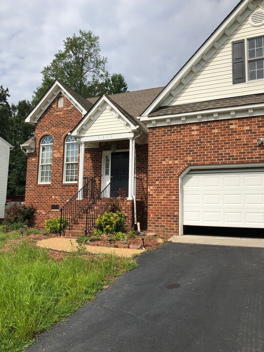 5630 Hereld Green Dr in Chesterfield, VA - Building Photo