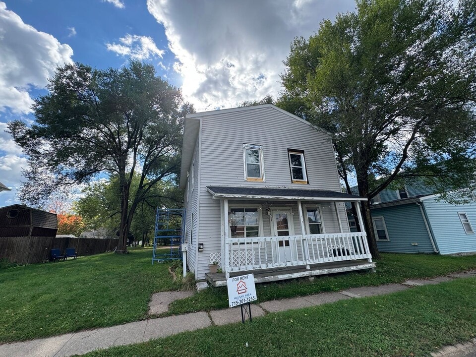 303 Weston Ave in Rothschild, WI - Building Photo