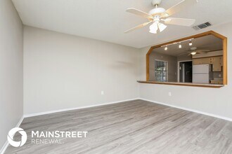 818 Wedgewood Dr in Mount Dora, FL - Foto de edificio - Building Photo