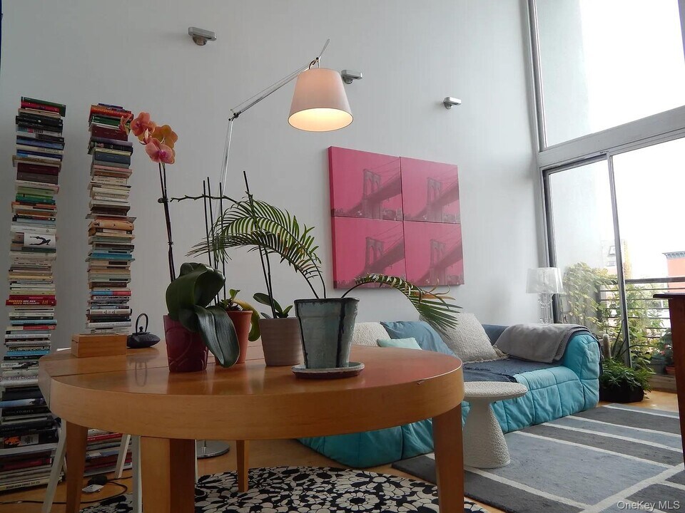 925 Pacific St in Brooklyn, NY - Building Photo