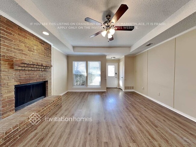 525 E Jay Ct in Desoto, TX - Foto de edificio - Building Photo